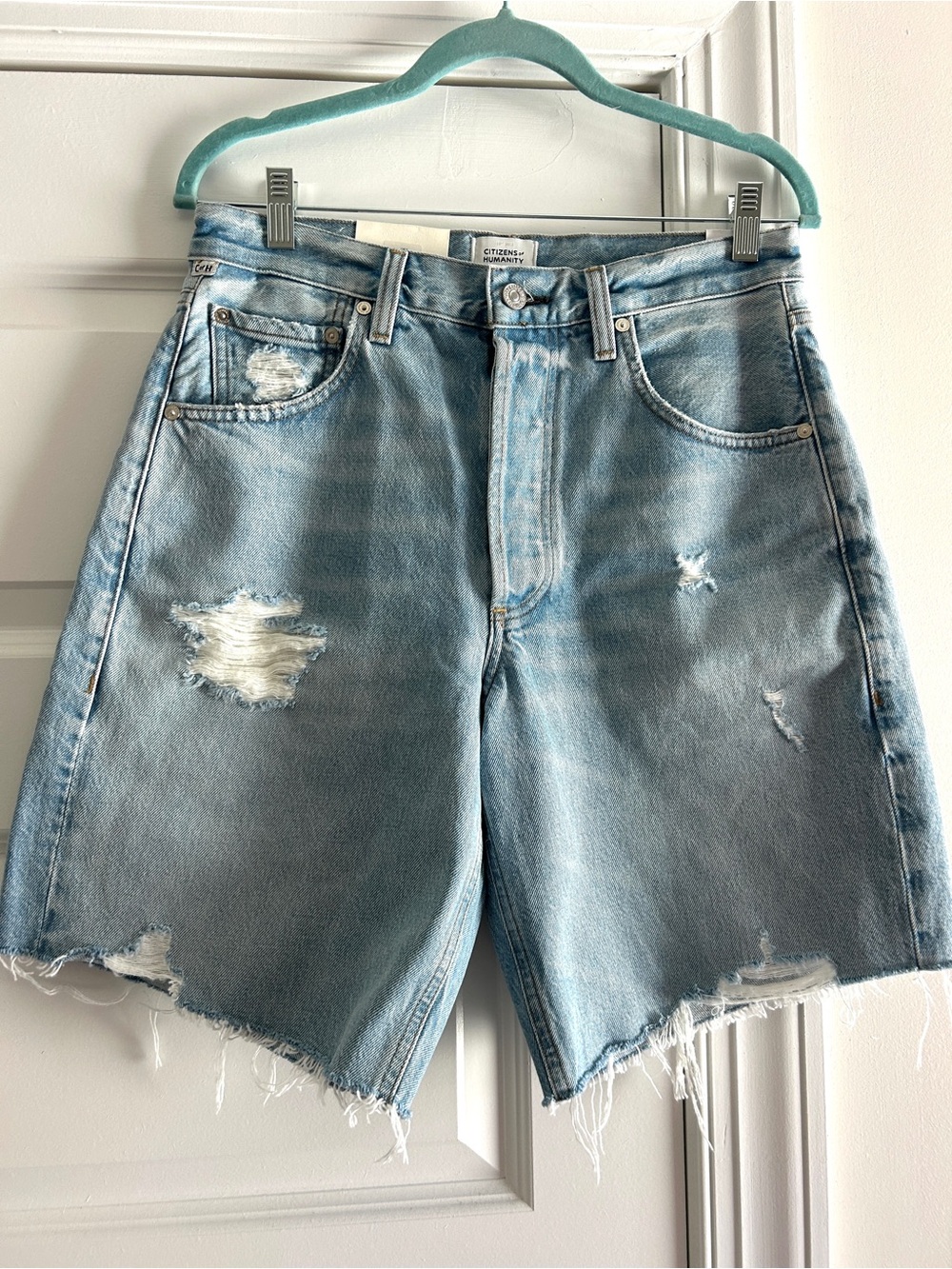 Citizens of Humanity AYLA Pagoda Light Denim Shorts with Button Waist NWT Sz 26 - Picture 2 of 4